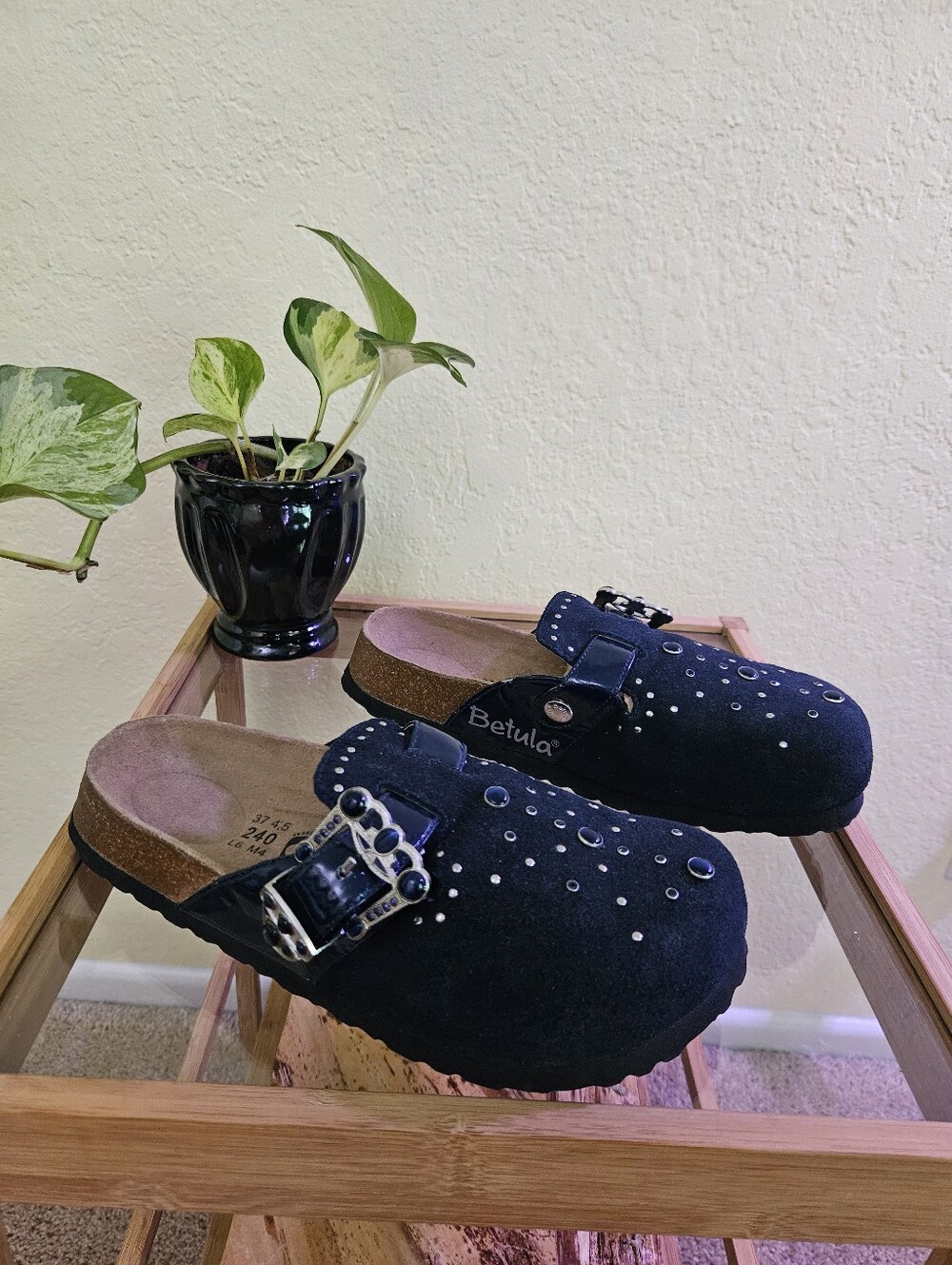 Bertula by Birkenstock Navy suede clogs with Studs and buckle detail Sz 7